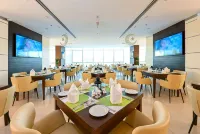 Ramada Encore by Wyndham Doha - piscina