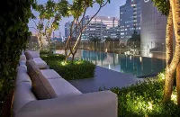 The Den Bengaluru, LXR Hotels & Resorts - インフィニティプール
