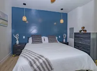 Luxury modern with breathtaking sunset views!