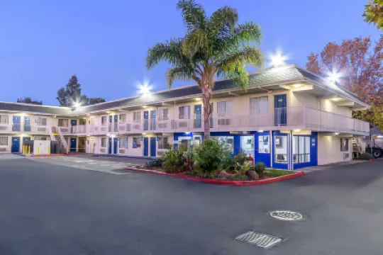 Motel 6 Hayward, CA- Silicon Valley Gateway