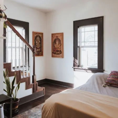 Tranquil Pet-Friendly Bungalow in Midtown Springfield with High-Speed Wi-Fi