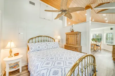 Hot Tub and Fire Pit Lakefront Home on Lake Eloise