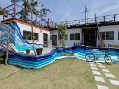 Unity KIX Beach Resort 二色濱附近的飯店