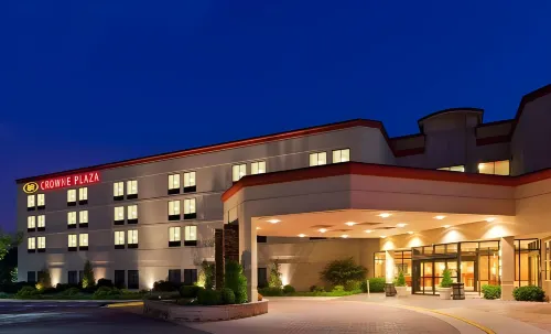 Crowne Plaza Dulles Airport Hotels in Herndon
