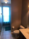 Spacious house in quiet neighborhood near shopping center, Max 4 guests