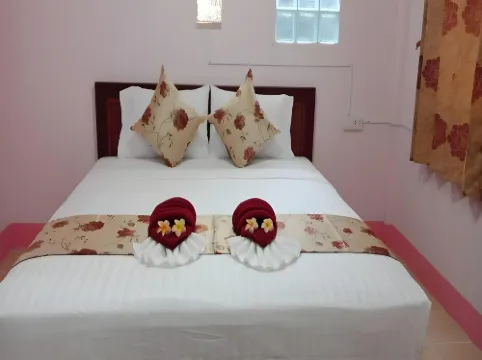 哈羅麼麼旅館