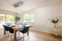 Casita Sonoma: Enchanting remodeled 3BD/2BA home, Chef's kitchen, modern style