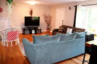 Bring your big family of 10 here! North Macon quite location