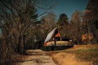 Arrow Haus with Hot Tub