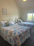 Peaceful, Gated Community with Indoor & Outdoor Pools.Walk to Beach, Dining &Fun