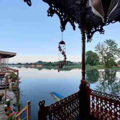 The Heritage Group of Houseboats Others