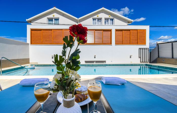 Apartments and Rooms Villa Niko