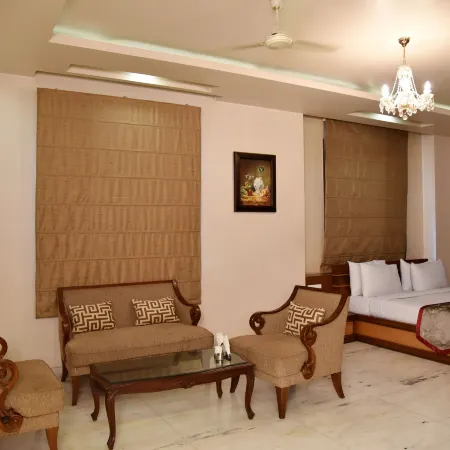 Hotel Leela Grande