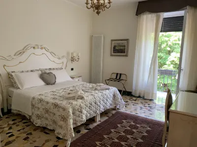 นอตติ ซุลลาดีเจ โรงแรมใน