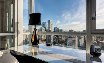 Carmana Hotel & Suites