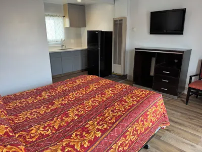 BORONDA INN Hotels near Salinas