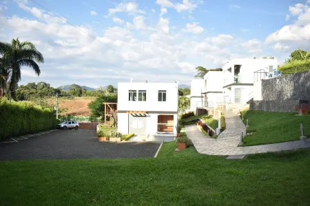 Hotel Syvanna Wellness and Spa Отели рядом с достопримечательностью «Expofuturo Event Center»