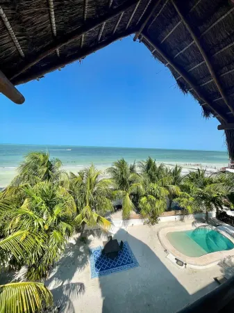 Luxury Ocean Front Villa - Adults Only Отели рядом с достопримечательностью «Playa Holbox»