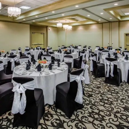 Crowne Plaza PHOENIX AIRPORT - PHX by IHG