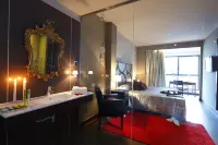 Silken Axis Vigo