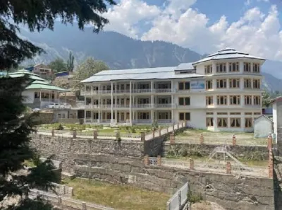 Ridge Inn Kalam Các khách sạn ở Swat Tehsil