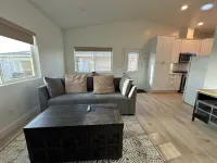 Charming 2-bedroom cottage with WiFi, AC in Santa Maria Hotels in Orcutt