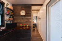 The Hacienda Beautiful New Container Home 12 Min to Magnolia Hotels in Elm Mott
