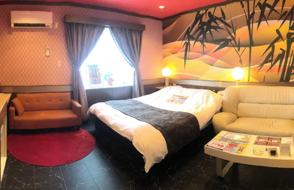 酒店湖畔酒店 - 限成人