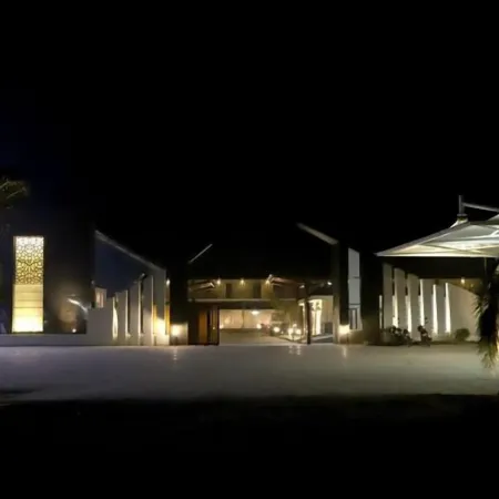 Kiri Container Resorts