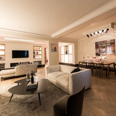 City Luxury: 3Br, Prime Location