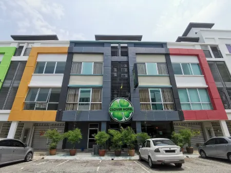 Clover Hotel Port Dickson Отели в г. Порт-Диксон