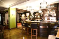 Mulroy Woods Hotel - bar
