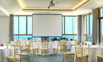 La Siesta Hotel & Beach Resort