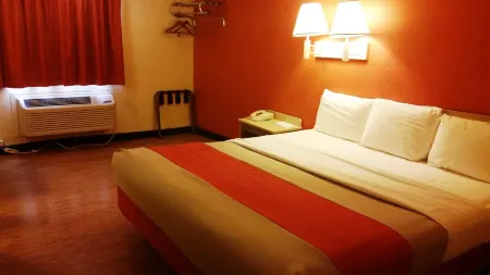 Motel 6 Elk City, OK