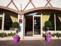 Anne de Beaujeu Hotels in Gien