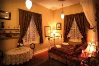 Blakes Manor Self Contained Heritage Accommodation Hotels near Christmas Hills Raspberry Farm Cafe