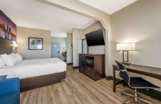 克拉利昂點路易斯維爾東部