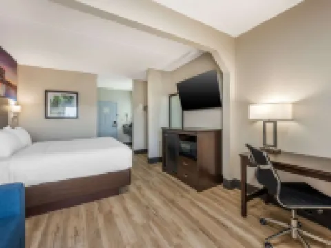 Clarion Pointe Louisville East Hotels in Jefferson County