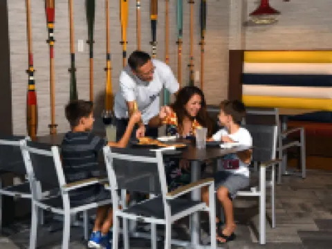 ウィンダム ガーデン レイク ブエナ ビスタ – ディズニー スプリングス® エリア オレンジのホテル