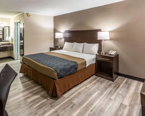 Econo Lodge Inn & Suites Hotels in Newton
