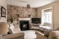 Maggie Puddle Cottage Hotels in Cartmel