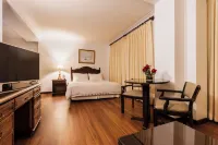 El Rey Palace Hotel - parking