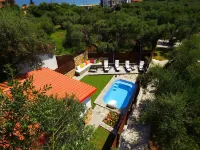 Salonikiou Beach Apartments & Villas Hotels in Aristotelis