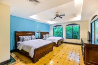 Casa Patron 6 Bdr Private Home with Pool and Game Room Hotels in Herradura
