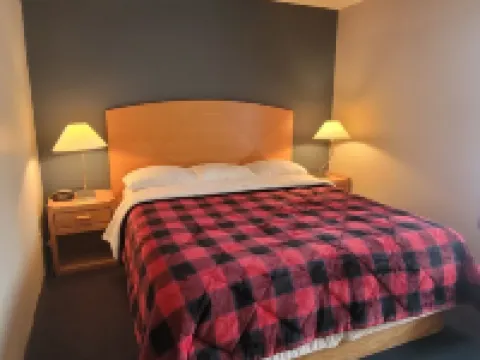 Lumberjack Inn Hotels in Sawyer County