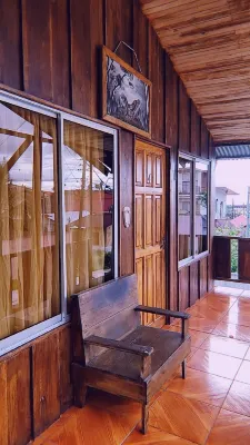 Alpha Arenal - Hostel Hotel a 