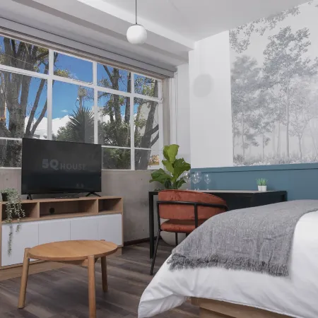 5Q House Quinta Camacho Отели рядом с достопримечательностью «Театр «Роял Сентер»»