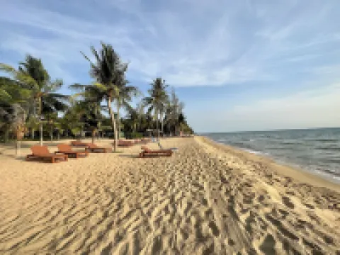 3卧室的沙灘別墅設有私人游泳池