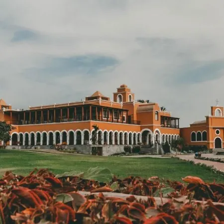 Hotel & Hacienda la Caravedo