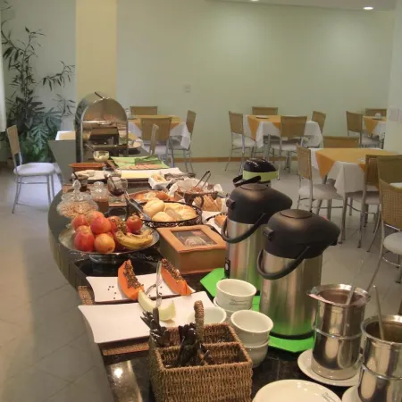 Golden Hotel - O Mais Central - Pet Friendly